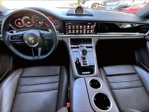 Used 2022 Porsche Panamera 4S w/ Premium Package image 15