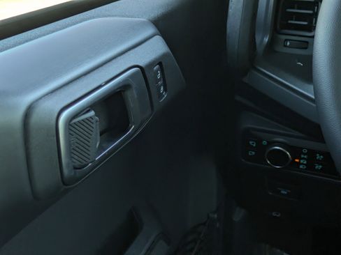 New 2025 Ford Bronco Badlands image 52