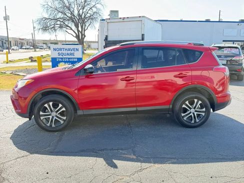 Used 2017 Toyota RAV4 LE FWD image 6