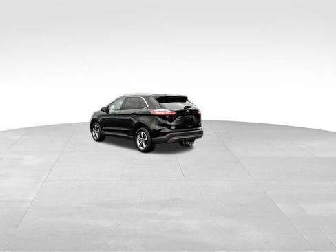 Certified 2022 Ford Edge SEL w/ Convenience Package image 3