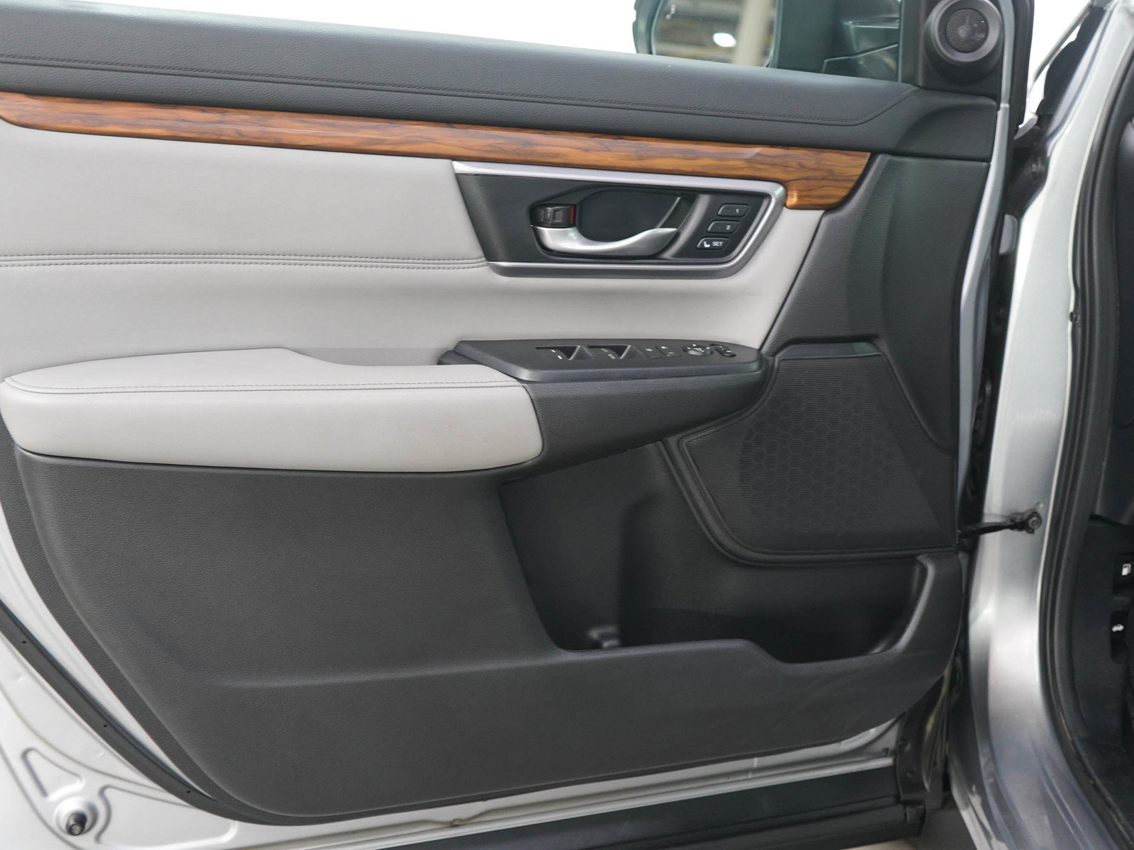 Used 2017 Honda CR-V EX-L image 19