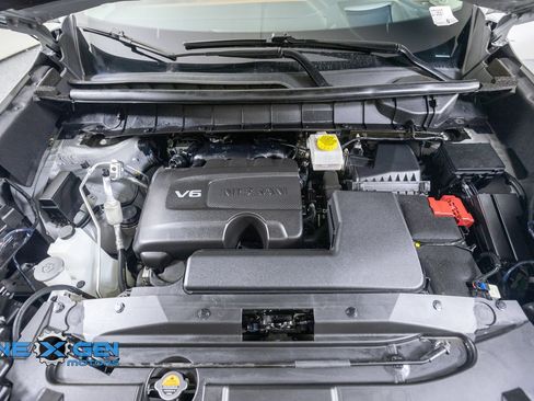 Used 2022 Nissan Pathfinder Platinum AWD/4WD image 51