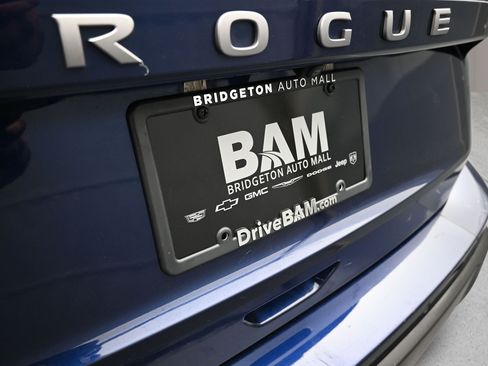 Used 2025 Nissan Rogue SV FWD image 28