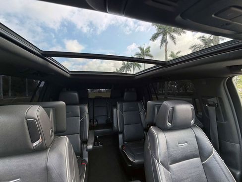 Used 2021 Cadillac Escalade ESV Premium Luxury w/ Performance Package RWD image 12
