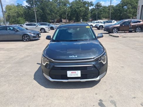 Used 2025 Kia Niro LX FWD image 5
