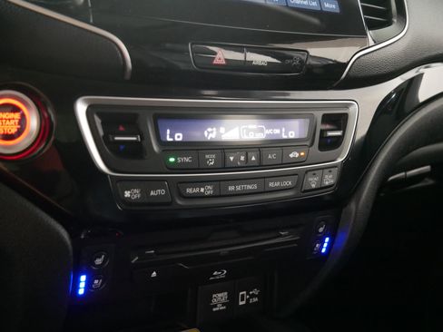 Used 2022 Honda Pilot Elite image 23