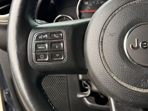 Used 2017 Jeep Wrangler Unlimited Sahara w/ Connectivity Group image 15