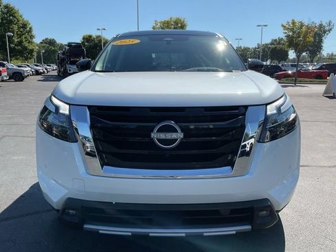 Used 2025 Nissan Pathfinder Platinum AWD/4WD image 4