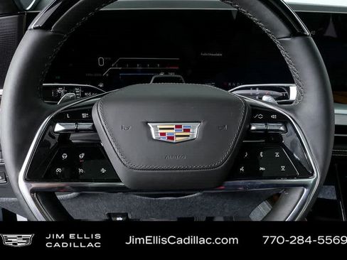 Used 2026 Cadillac Escalade ESV Platinum Sport w/ LPO, ONYX Package AWD/4WD image 9