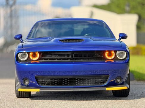 Used 2022 Dodge Challenger R/T w/ Blacktop Package RWD image 3
