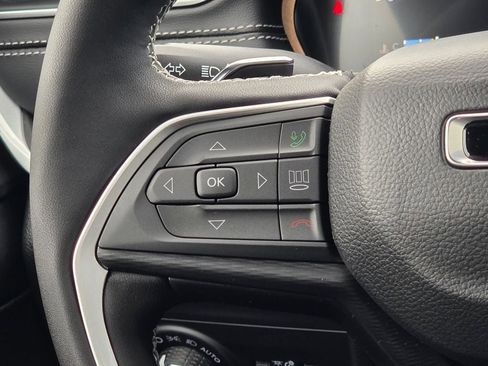 New 2025 Jeep Grand Cherokee Altitude image 21