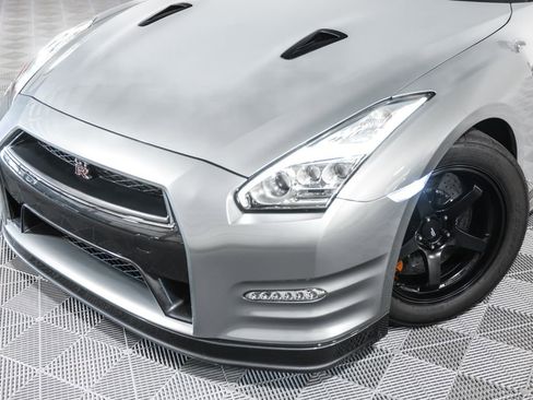 Used 2015 Nissan GT-R Black Edition AWD/4WD image 12