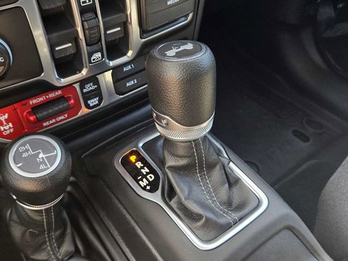 Used 2026 Jeep Wrangler Unlimited Rubicon AWD/4WD image 36