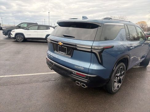 Used 2025 Chevrolet Traverse High Country image 7