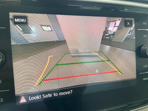 Used 2021 Volkswagen Atlas SEL Premium image 38