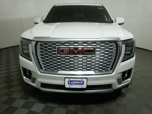 Used 2024 GMC Yukon XL Denali w/ Denali Reserve Package image 8