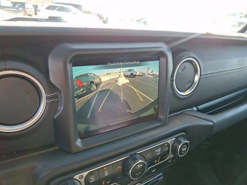 Used 2023 Jeep Wrangler Sahara w/ Cold Weather Group image 18