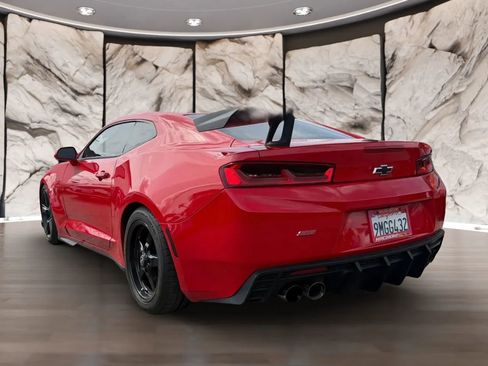 Used 2018 Chevrolet Camaro SS image 8