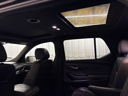 Used 2023 Chevrolet Traverse RS AWD/4WD image 23