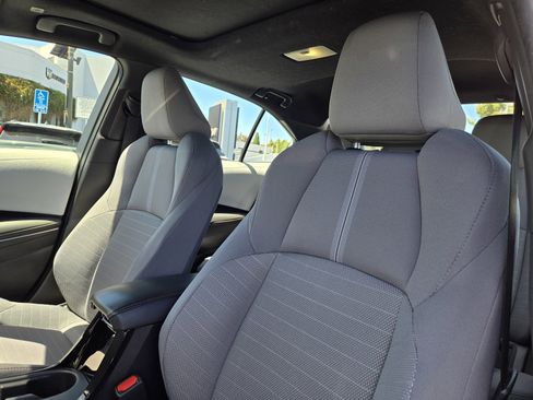 Used 2024 Toyota Corolla SE w/ SE Premium Package FWD image 16