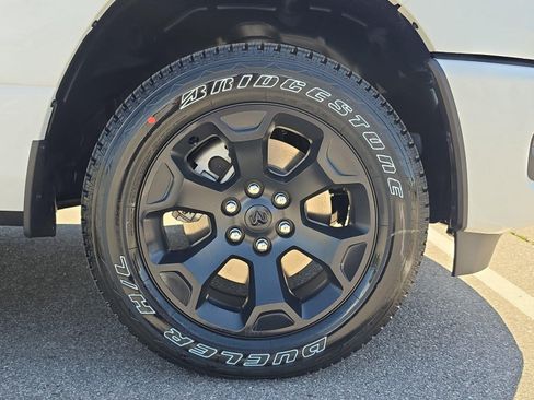 New 2026 RAM 1500 Express AWD/4WD image 13