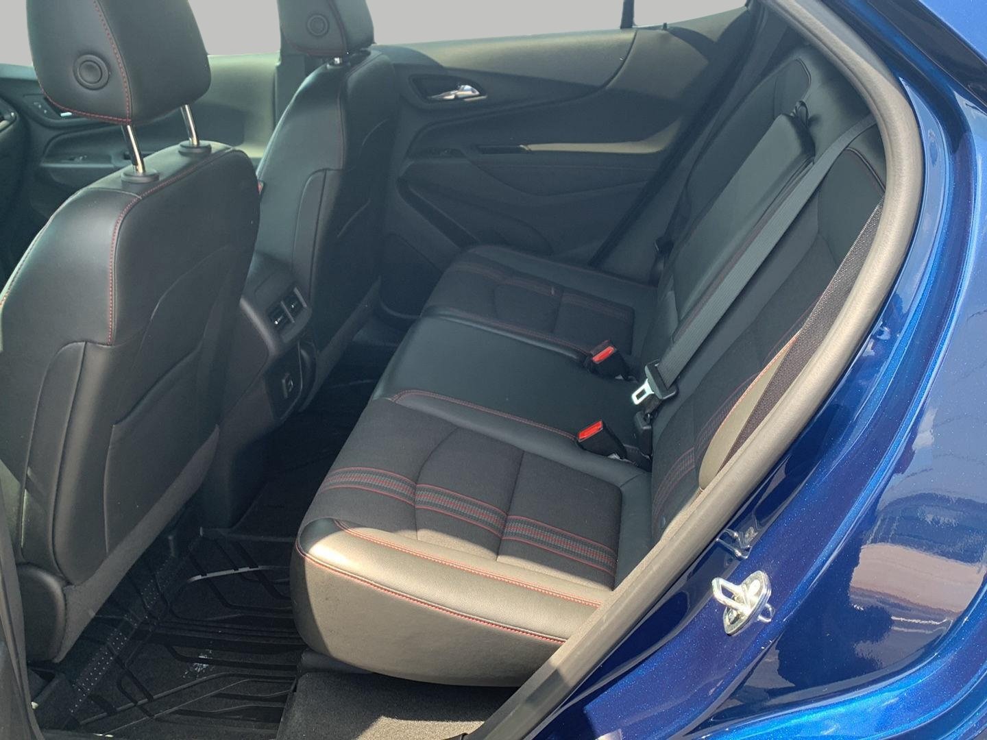 Used 2022 Chevrolet Equinox RS w/ LPO, Floor Liner Package AWD/4WD image 19