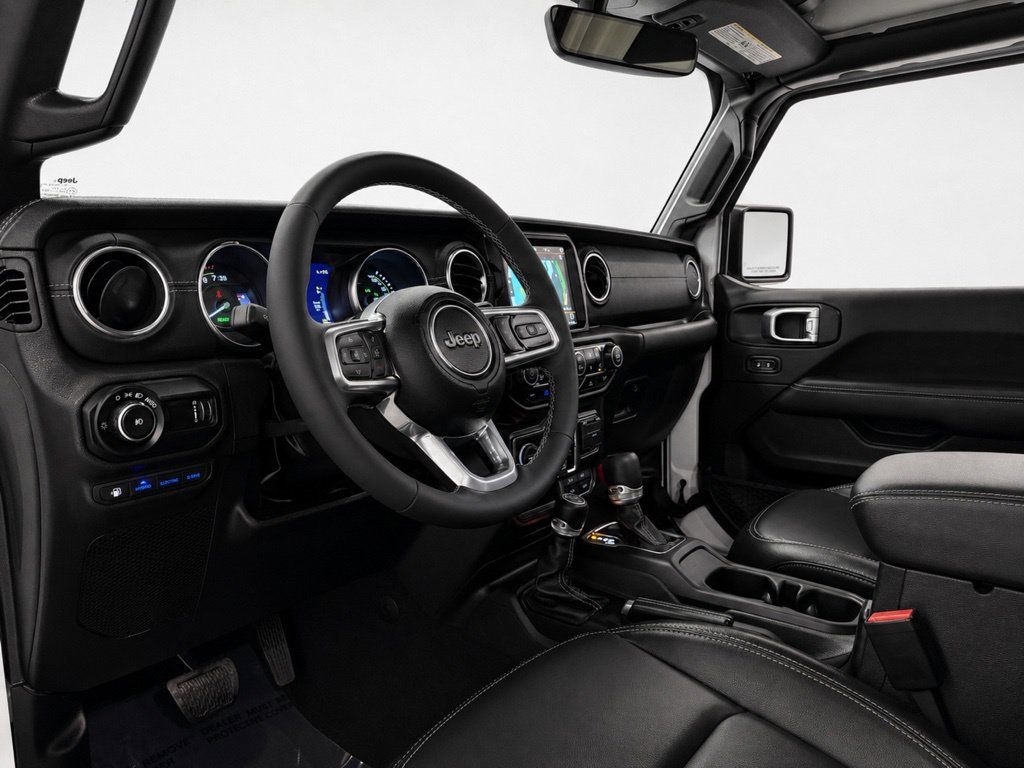 Used 2023 Jeep Wrangler Unlimited Sahara w/ Cold Weather Group AWD/4WD image 22