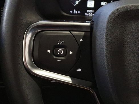 Used 2022 Volvo XC40 T5 R-Design w/ Climate Package image 22