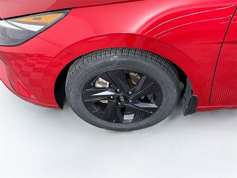 Used 2023 Hyundai Elantra SEL w/ Preferred Accessory Package image 21
