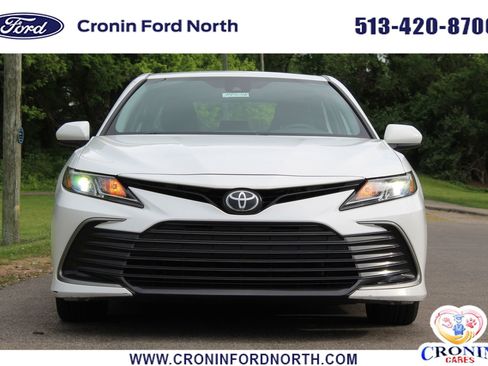 Used 2021 Toyota Camry LE FWD image 2