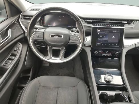 Used 2021 Jeep Grand Cherokee L Laredo w/ Luxury Tech Group I AWD/4WD image 10