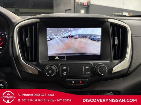 Used 2024 GMC Terrain SLT AWD/4WD image 20