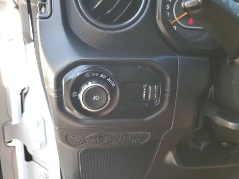 Used 2024 Jeep Wrangler Unlimited Rubicon AWD/4WD image 29