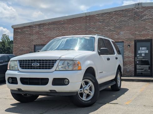 Used 2004 Ford Explorer XLT AWD/4WD image 1