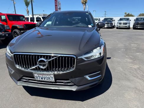 Used 2021 Volvo XC60 T8 Inscription AWD/4WD image 4