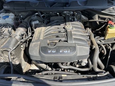 Used 2012 Volkswagen Touareg Sport AWD/4WD image 36