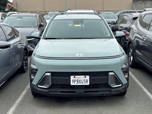 Used 2025 Hyundai Kona SEL FWD image 3