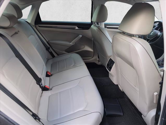 Used 2018 Volkswagen Passat 2.0T SE w/ SE Lighting Package FWD image 24