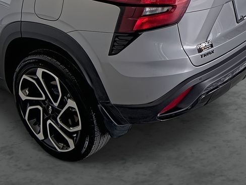 Used 2026 Chevrolet Trax RS w/ Sunroof Package FWD image 9