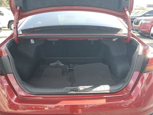 Certified 2025 Nissan Altima 2.5 SR image 9