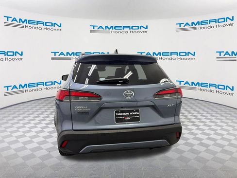 Used 2025 Toyota Corolla Cross XLE FWD image 4