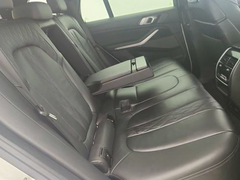 Used 2025 BMW X5 xDrive50e AWD/4WD image 28