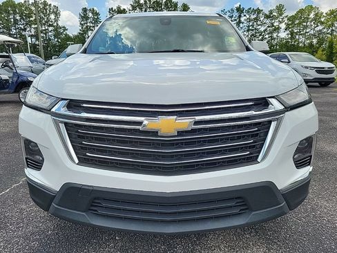Used 2022 Chevrolet Traverse LT FWD image 2