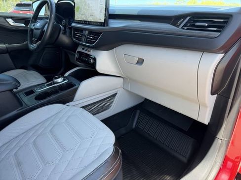 Used 2023 Ford Escape SE w/ PHEV Premium Package FWD image 14