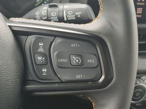 Used 2024 Jeep Wrangler Unlimited AWD/4WD image 30