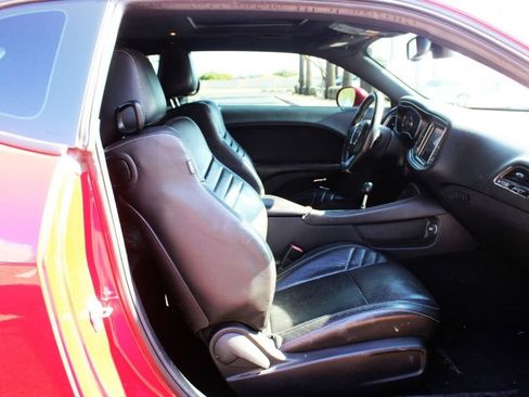 Used 2016 Dodge Challenger SRT Hellcat RWD image 13