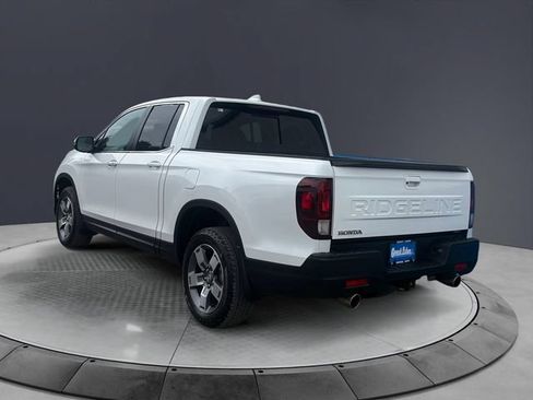 Certified 2024 Honda Ridgeline RTL image 3