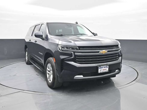 Used 2024 Chevrolet Suburban LT image 1