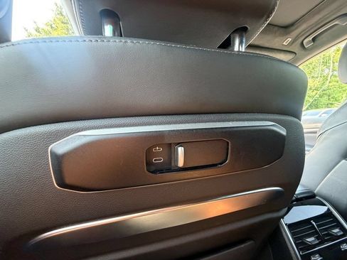Used 2023 BMW X7 M60i w/ Executive Package AWD/4WD image 28