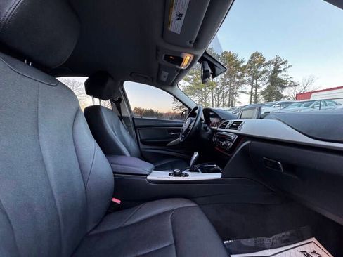 Used 2018 BMW 320i Sedan RWD image 14